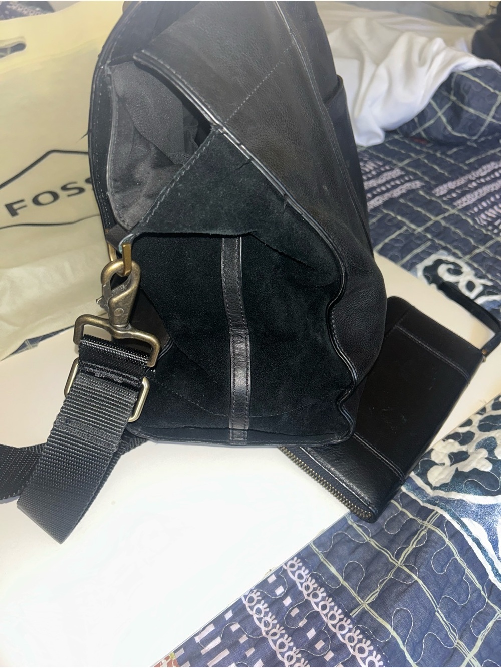 Fossil LRG Carmen Black Leather/Suede Tote with Adj Strap & Zip Rnd Wristlet - Picture 3 of 6